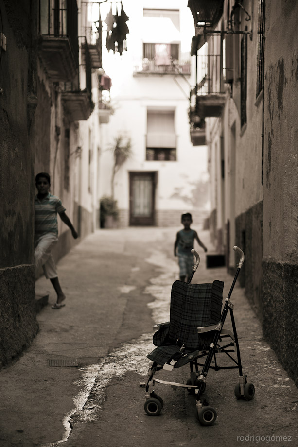 Los niños y la carriola - Tortosa, España